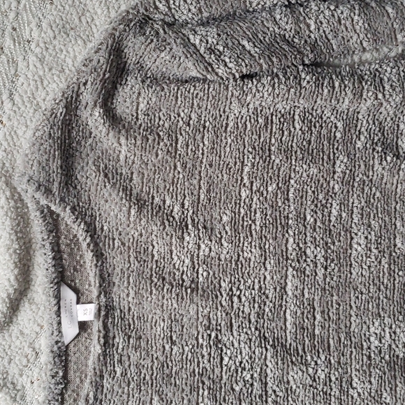 LC Sweater - Picture 2 of 5